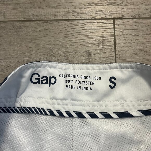 3/$20 Gap Mens Blue & White Striped Board Shorts Size Small EUC!!! - Picture 2 of 5